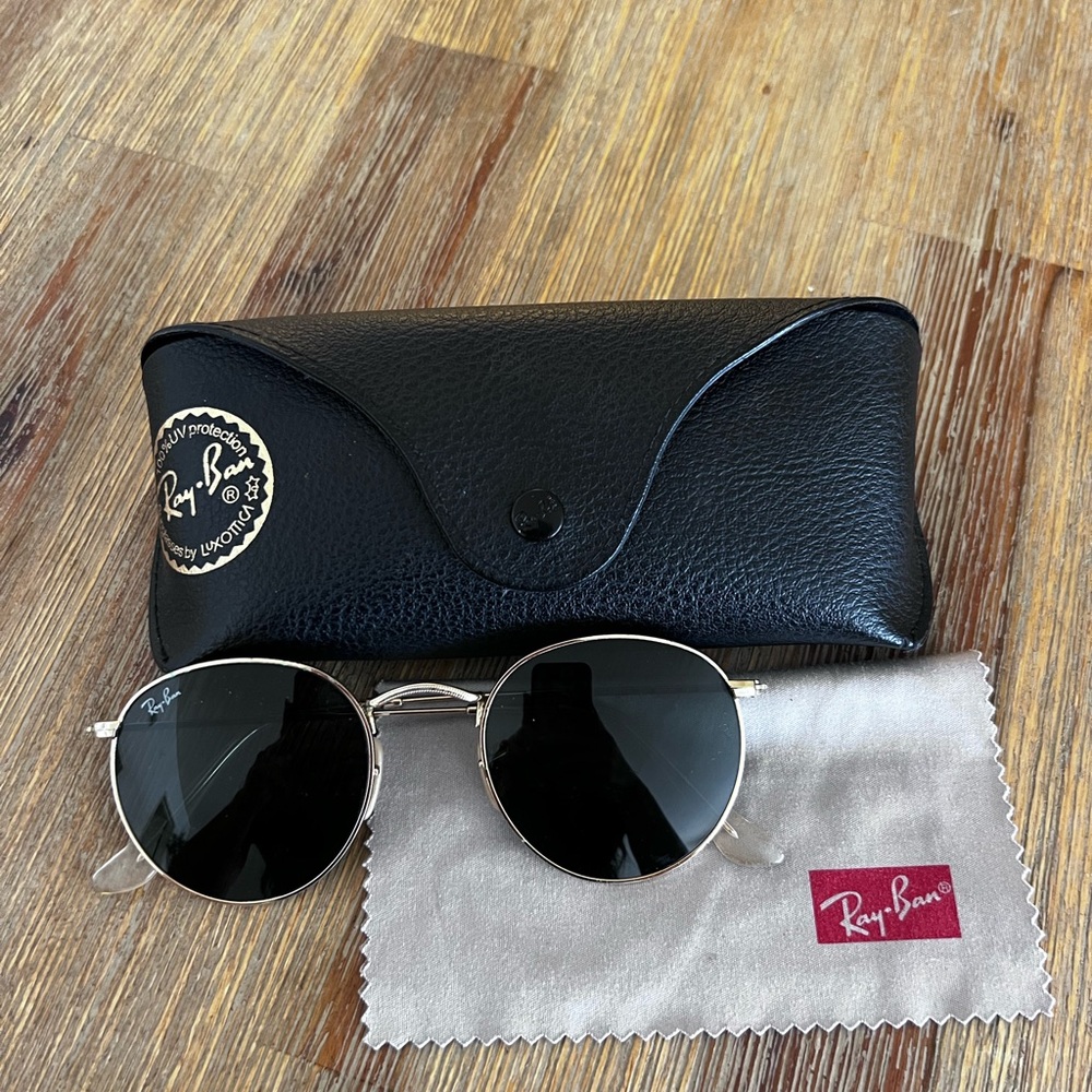 Ray-Ban Gold Frame Sunglasses with Black Lenses - AUTHENTIC